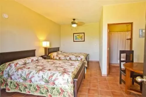 هتل Las Palmas Inn