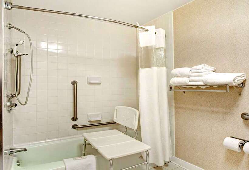 فندق Ramada By Wyndham West Memphis