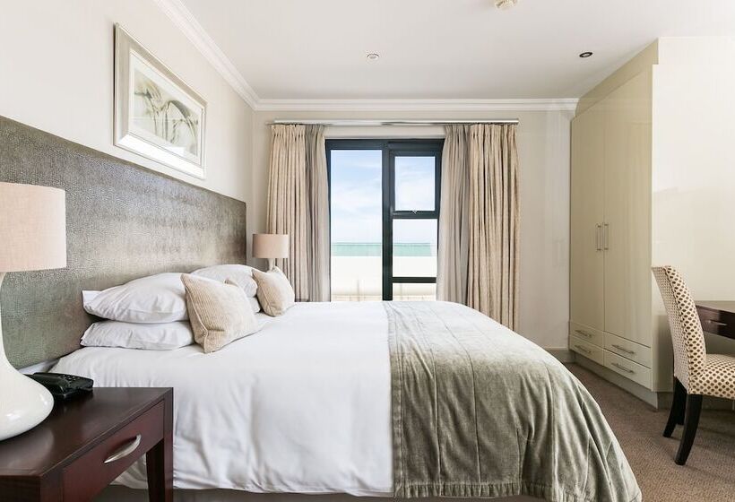 Harbour House Hotel   Harbour Square