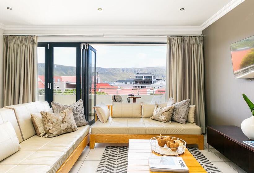 Harbour House Hotel   Harbour Square