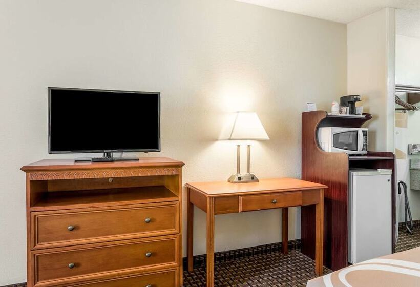 בית מלון כפרי Quality Inn North