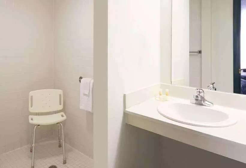 酒店 Days Inn By Wyndham Crystal River