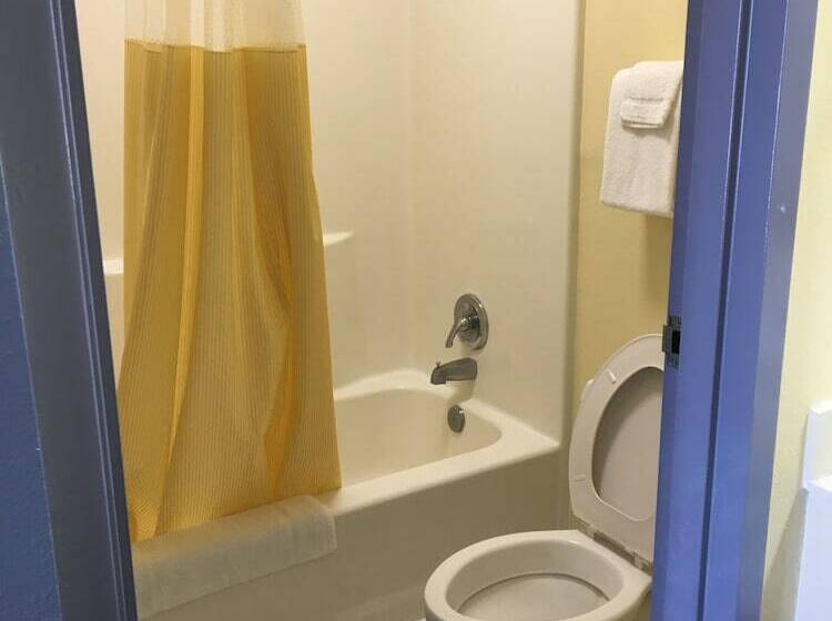 酒店 Days Inn By Wyndham Crystal River