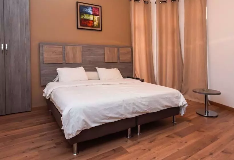 هتل Hôtel Suisse