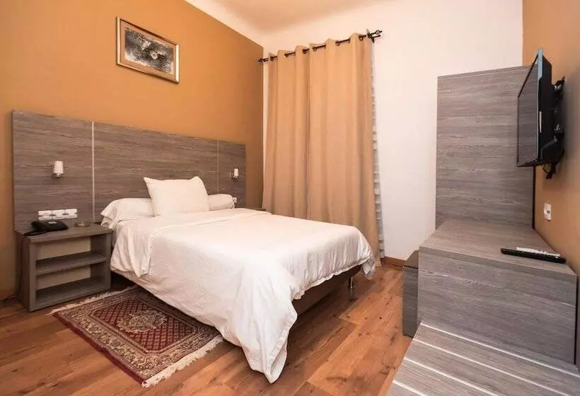 هتل Hôtel Suisse