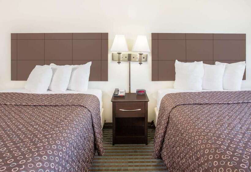 ホテル Super 8 By Wyndham Cedar Falls