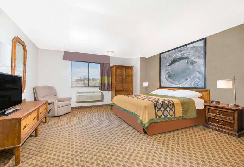 Отель Super 8 By Wyndham Santa Rosa