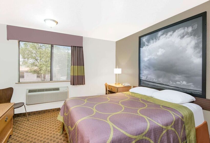 Отель Super 8 By Wyndham Santa Rosa