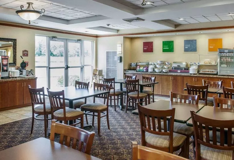 ホテル Comfort Suites French Lick