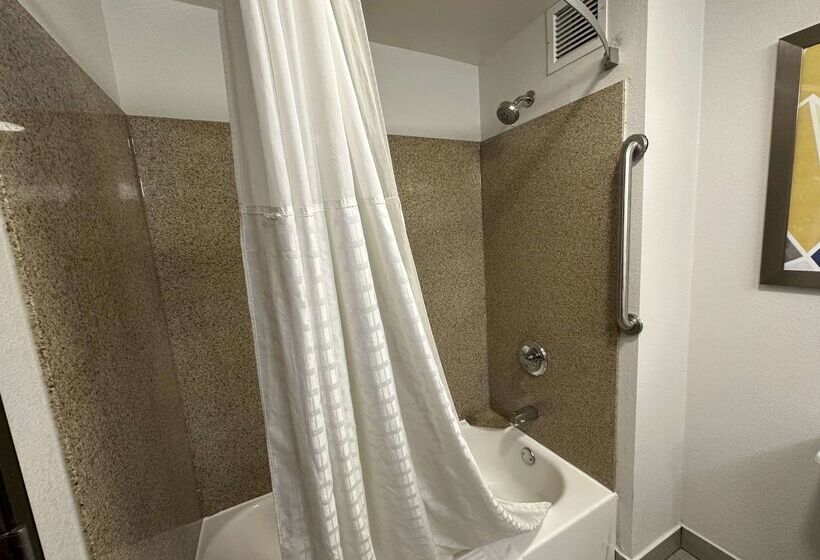 Отель Comfort Suites Jacksoncape Girardeau