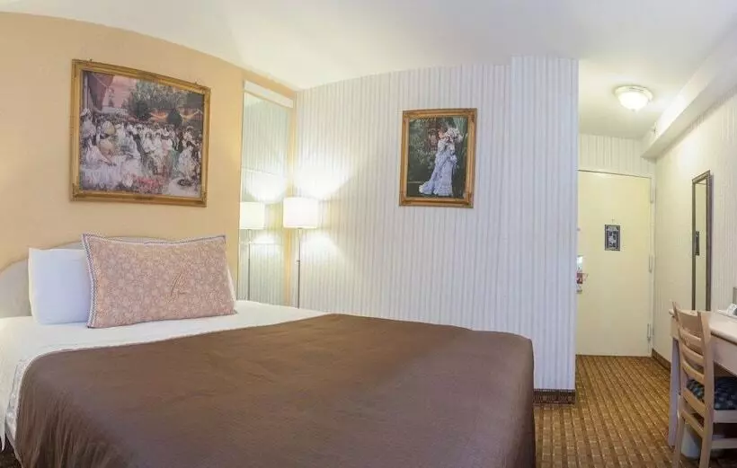 Flushing Central Hotel 88