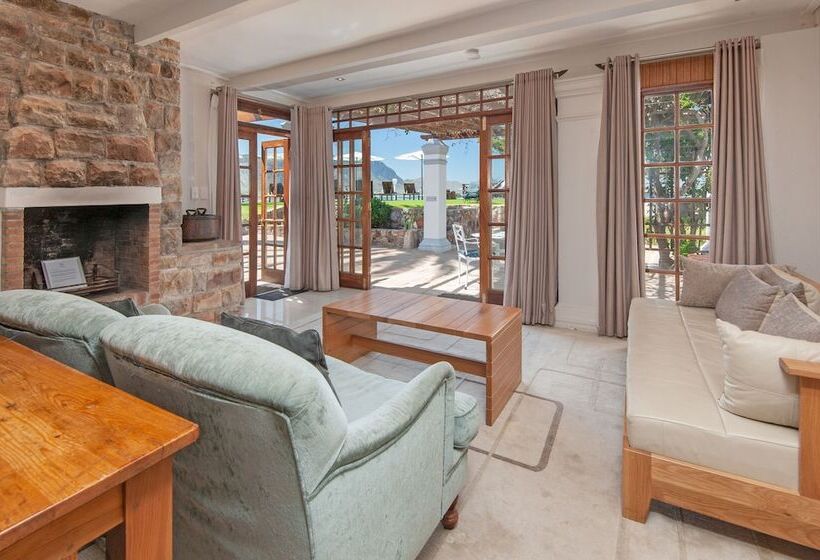 בית מלון כפרי Harbour House