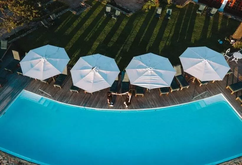 Отель Harbour House