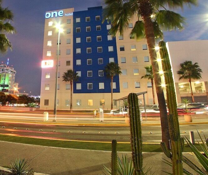 Отель One Culiacan Forum