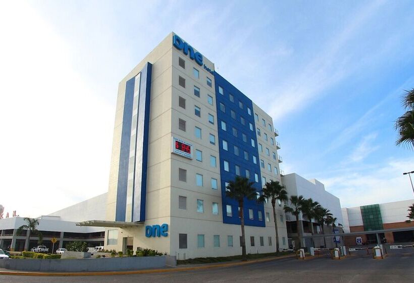 Отель One Culiacan Forum