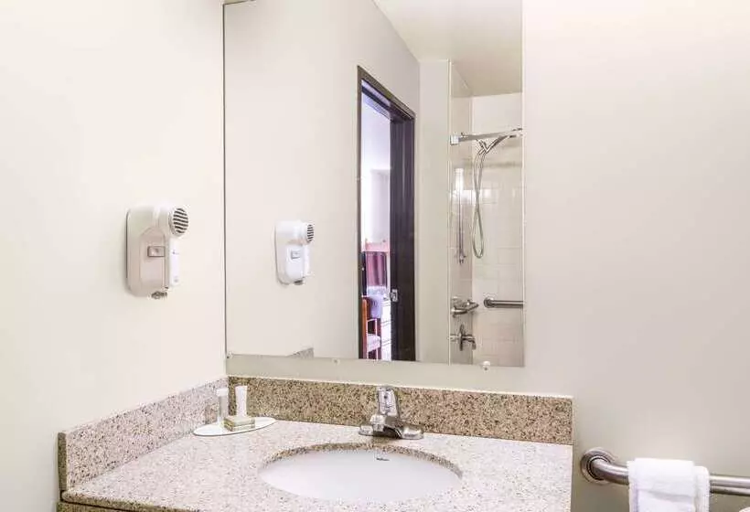 酒店 Super 8 By Wyndham Wheeling Wv