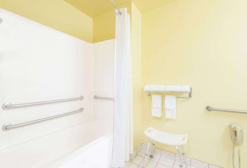 בית מלון כפרי Super 8 By Wyndham Wheeling Wv