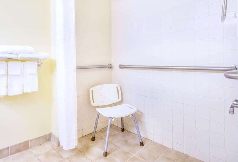 בית מלון כפרי Super 8 By Wyndham Wheeling Wv