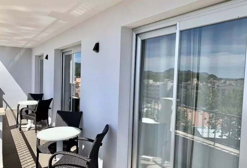 Apartaments La Perla Negra