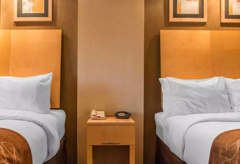 호텔 Comfort Suites