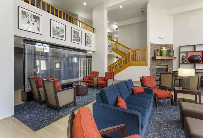 Отель Comfort Suites Ogden Conference Center