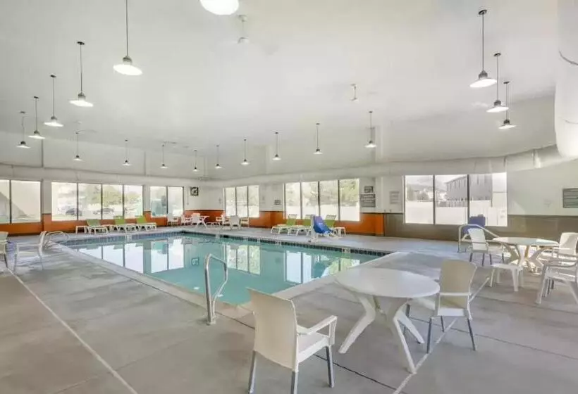 Отель Comfort Suites Ogden Conference Center