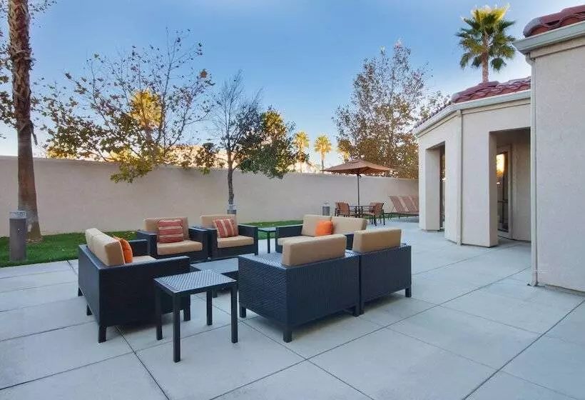 호텔 Courtyard By Marriott Palmdale