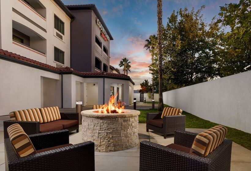 فندق Courtyard By Marriott Palmdale