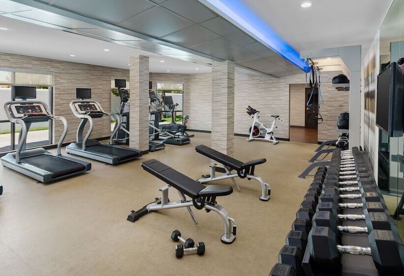 فندق Courtyard By Marriott Palmdale