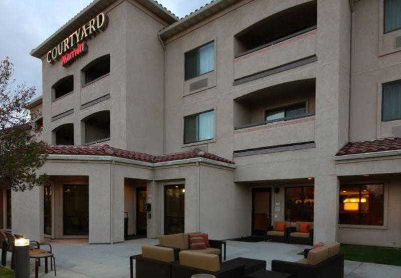 فندق Courtyard By Marriott Palmdale