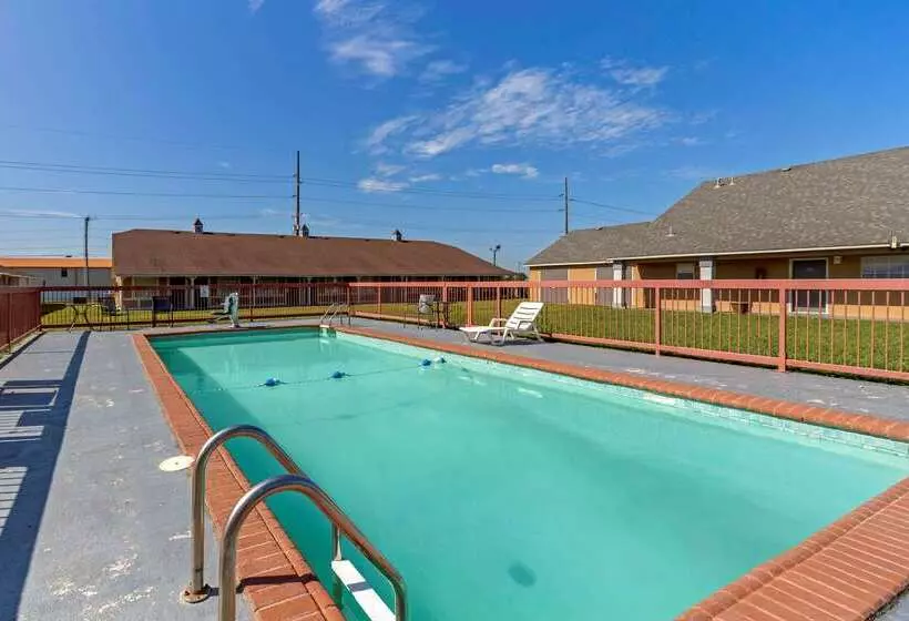 Отель Econo Lodge