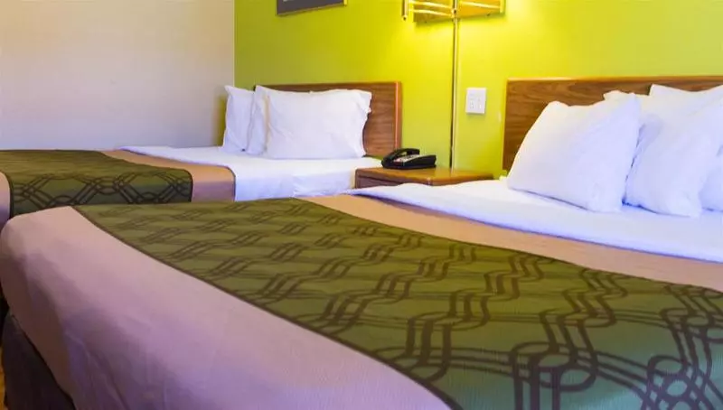 Отель Econo Lodge