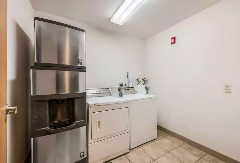 Отель Econo Lodge