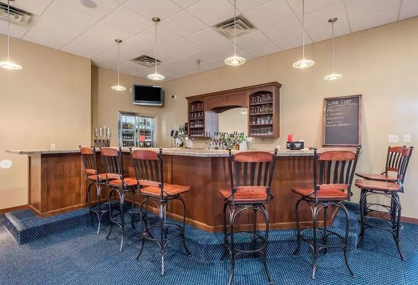 Отель Econo Lodge