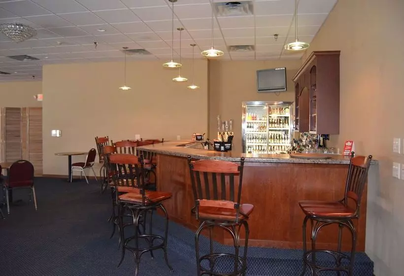 Отель Econo Lodge