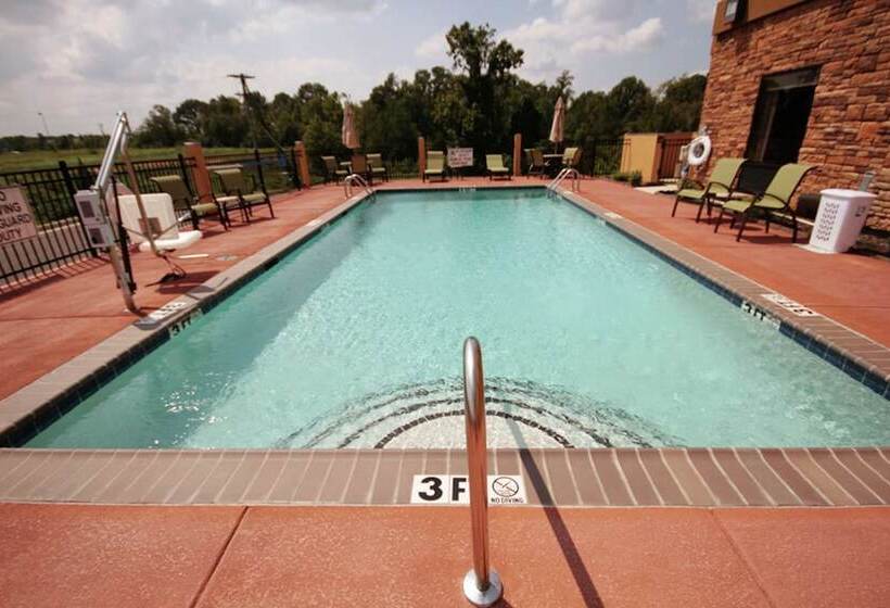 Отель Hampton Inn Milan Tn