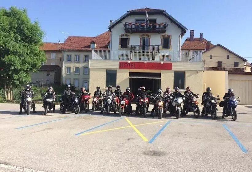 Hotelli Les Montagnards