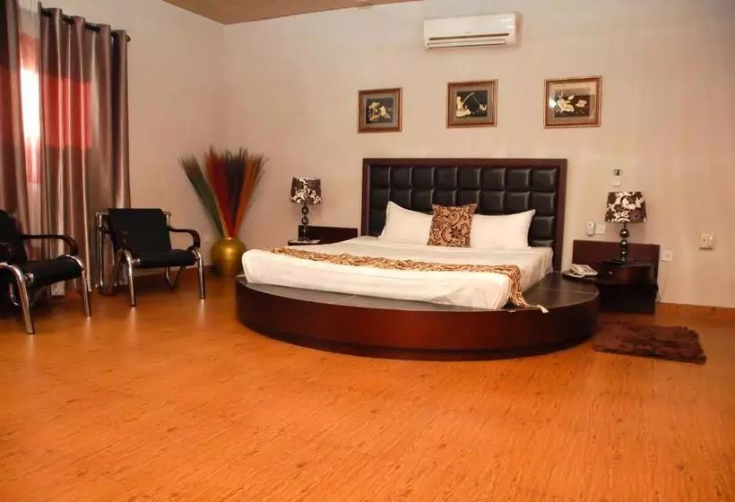 هتل Luxe Suites