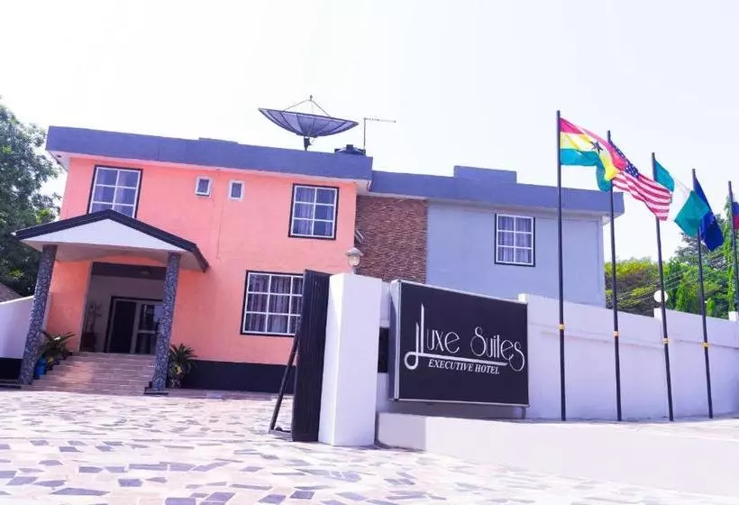 هتل Luxe Suites