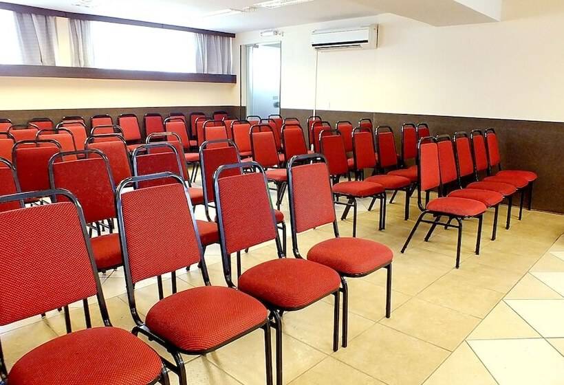 ホテル Nacional Inn Curitiba Estação Shopping