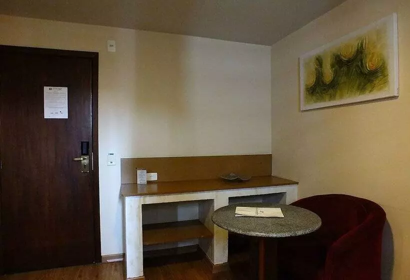 هتل Nacional Inn Curitiba Estação Shopping