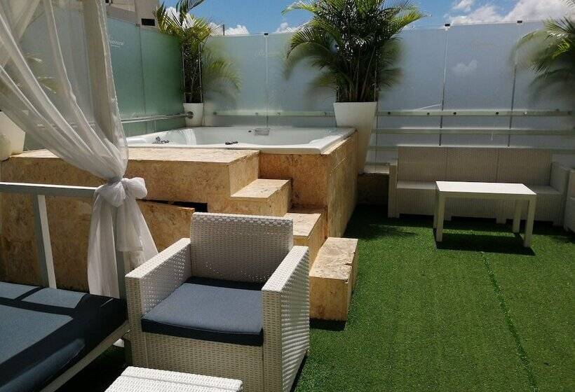 هتل Ramada By Wyndham Princess Santo Domingo