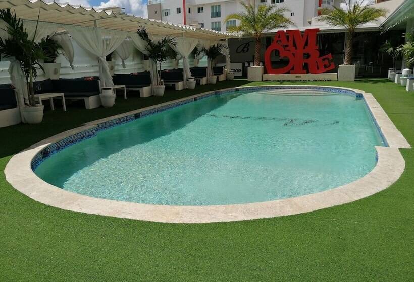 هتل Ramada By Wyndham Princess Santo Domingo