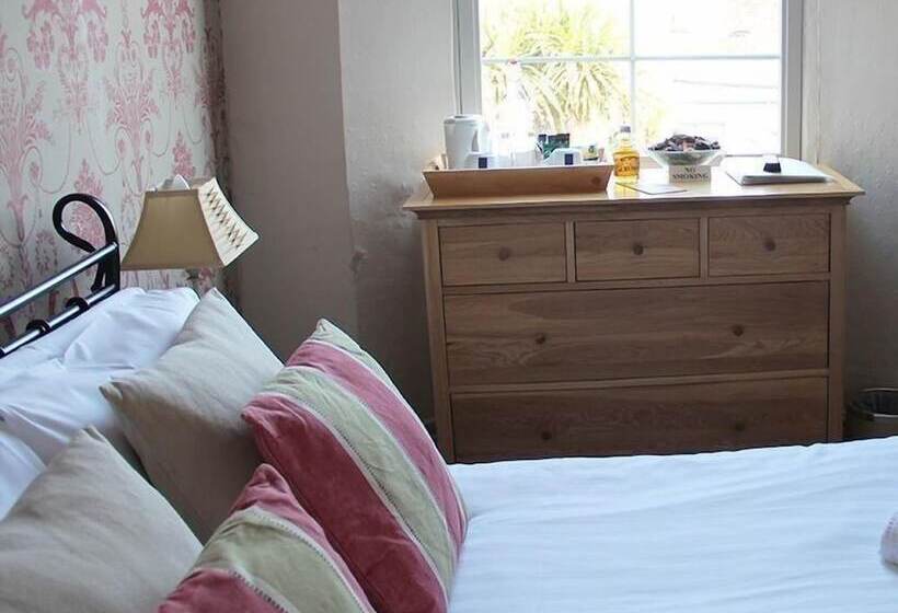 ホテル Royal Oak Inn