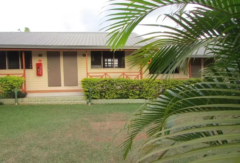 هتل Wailoaloa Beach Resort Fiji