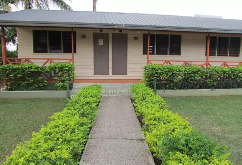 هتل Wailoaloa Beach Resort Fiji