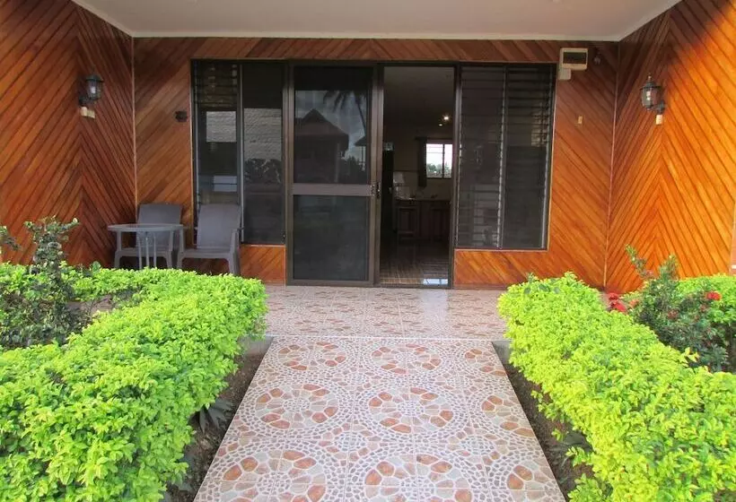 هتل Wailoaloa Beach Resort Fiji