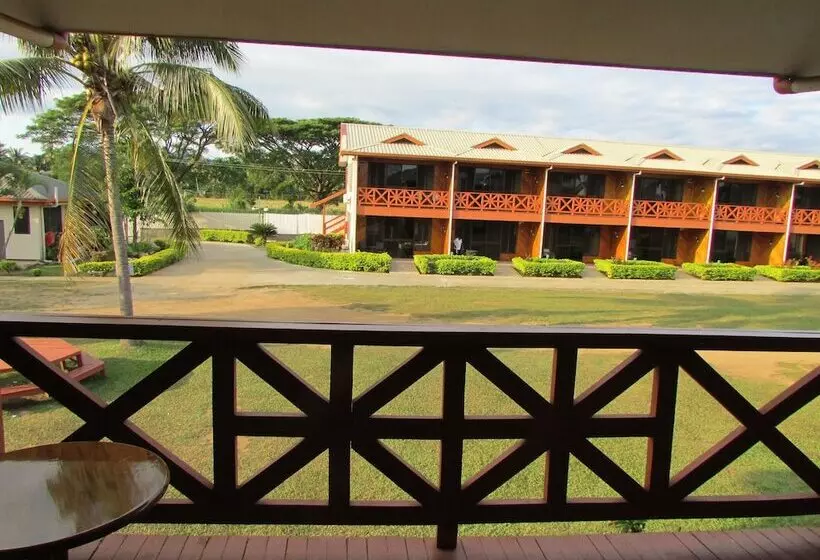 هتل Wailoaloa Beach Resort Fiji