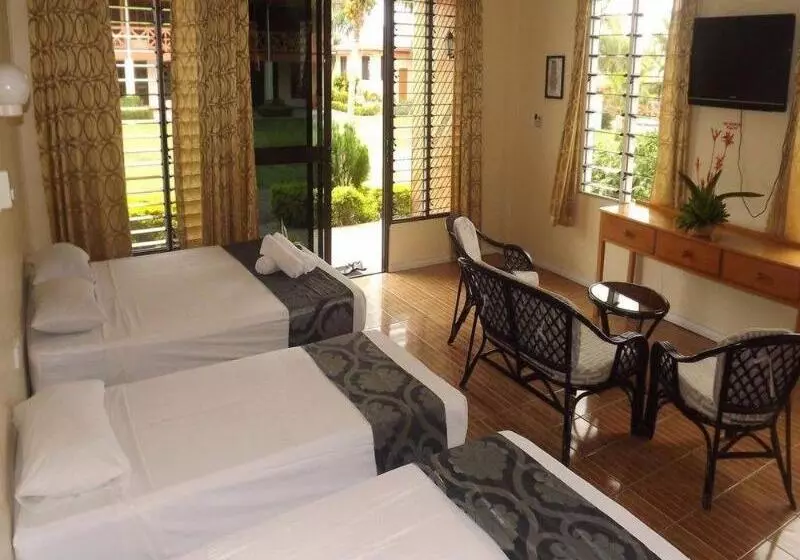 هتل Wailoaloa Beach Resort Fiji