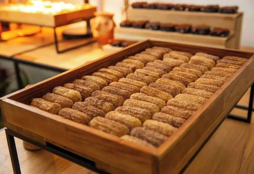 Ritz Suites Grand Hotel Boutique